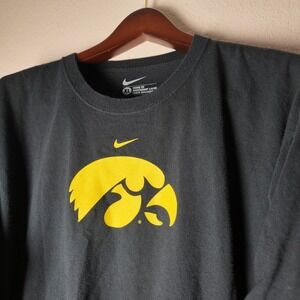 Nike Iowa Hawkeyes Long Sleeve T Shirt XL Loose Fit Black Yellow NCAA